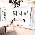 Kameralny15 Apartamento *
